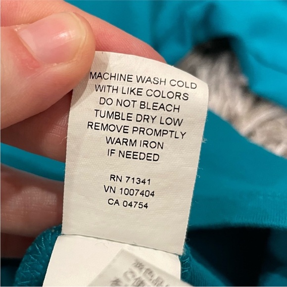 LL Bean Vneck Blue 3/4 Sleeve Shirt 3X - Picture 6 of 8